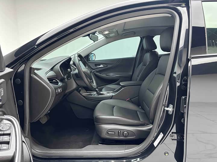Фото 7 - Chevrolet Malibu XL
