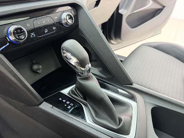 Фото 8 - Chevrolet Orlando