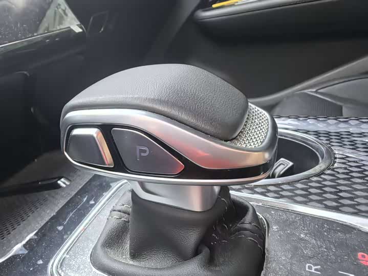 Photo 9 - Hongqi HS3 Hybrid