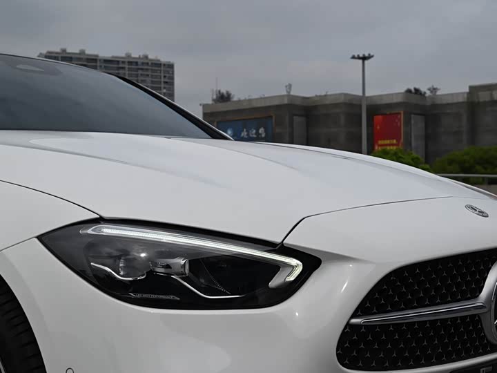 Photo 4 - Mercedes-Benz C-Class