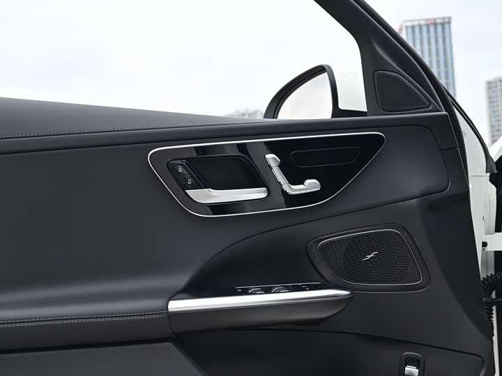 Photo 7 - Mercedes-Benz C-Class