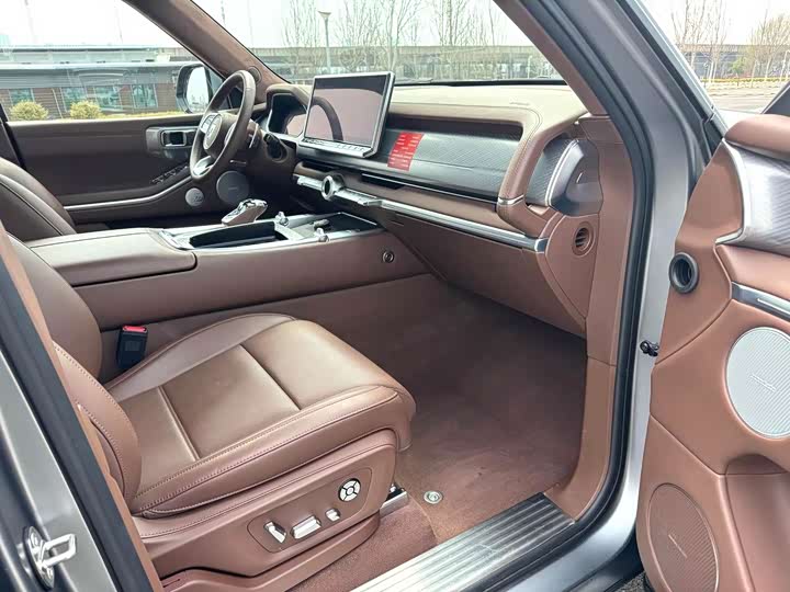 Фото 4 - Tank 700 Hybrid