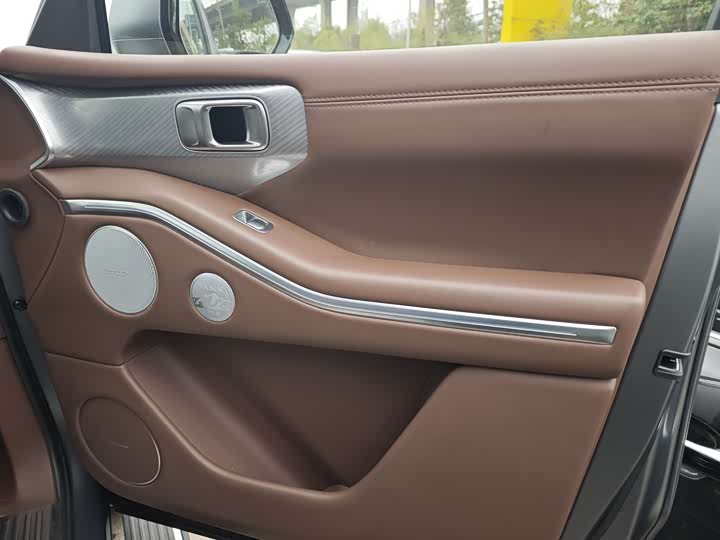 Фото 9 - Tank 700 Hybrid