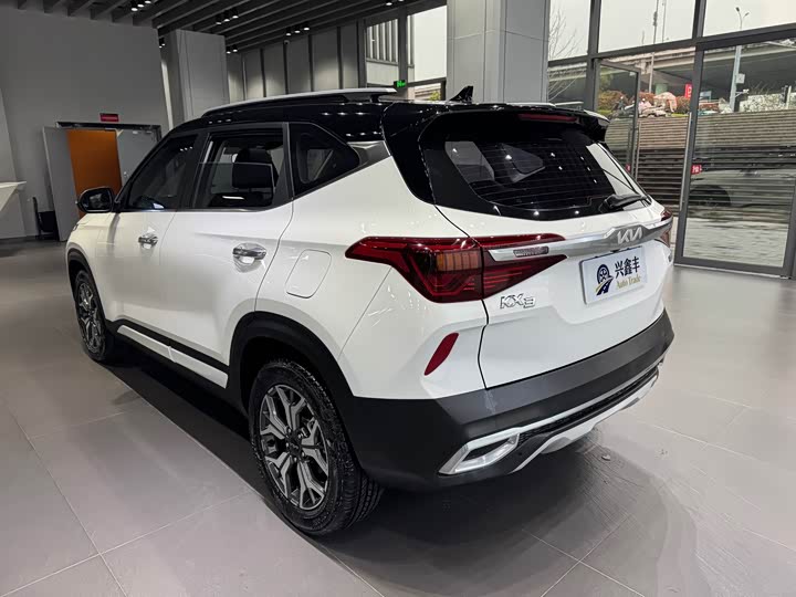 Фото 9 - Kia KX3