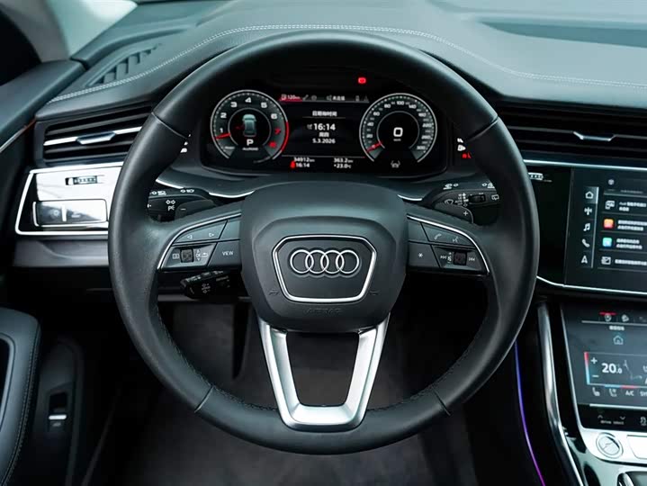 Фото 7 - Audi Q8