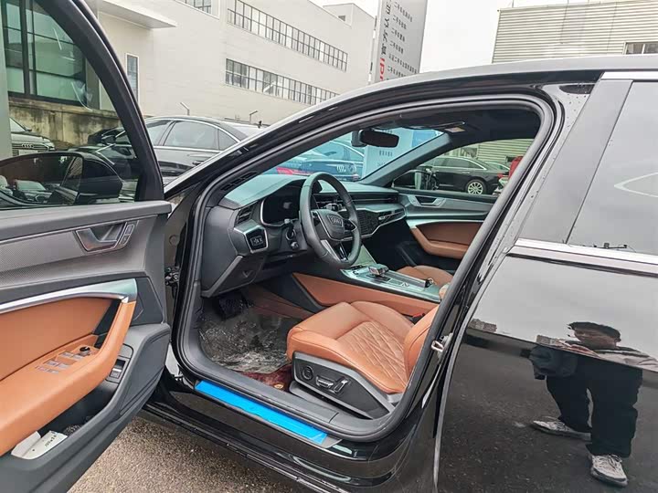 Фото 5 - Audi A6L