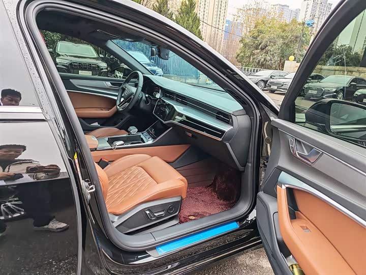 Фото 7 - Audi A6L