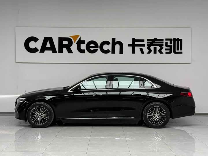 Фото 3 - Mercedes-Benz E-Class