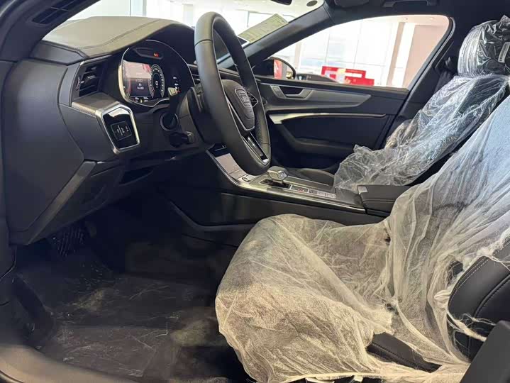 Фото 5 - Audi A6L