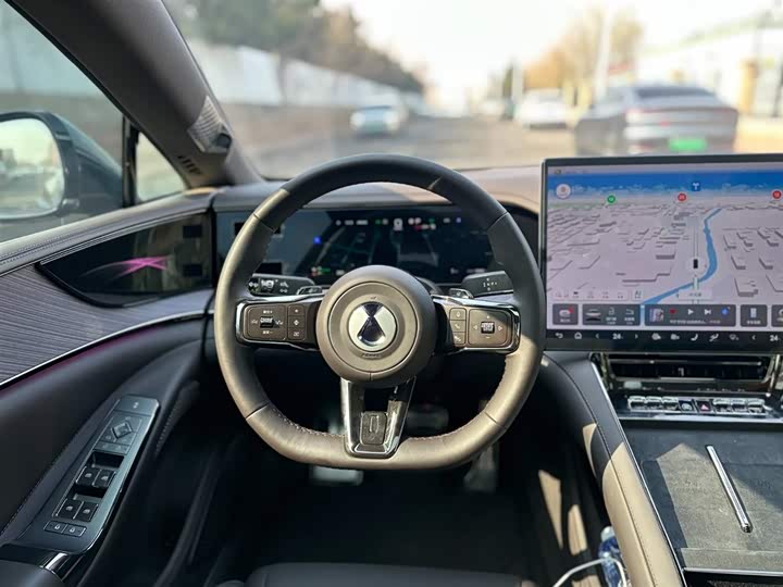 Фото 9 - Denza Z9