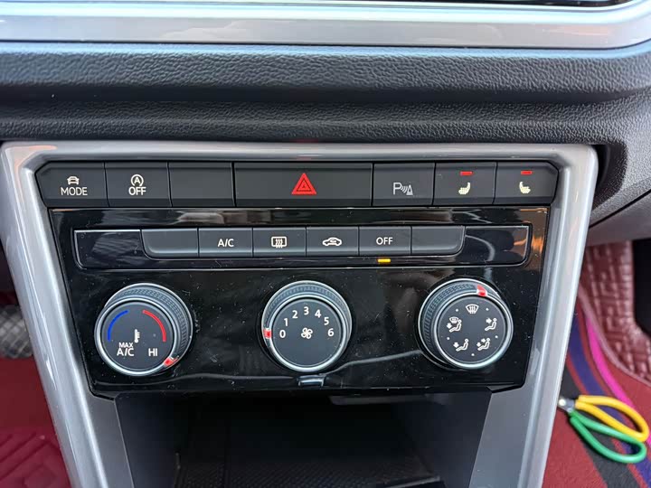 Фото 9 - Volkswagen T-Roc