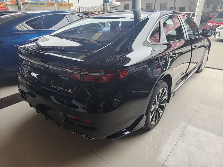 Фото 4 - Geely Preface