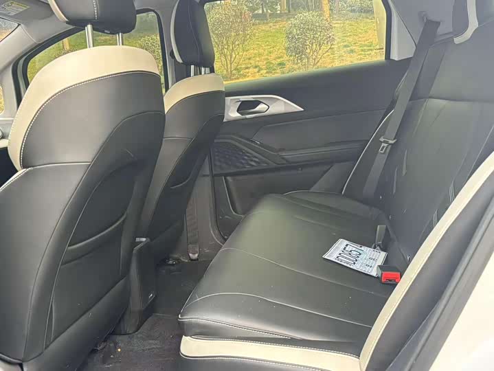 Фото 7 - Geely Geometry E Firefly