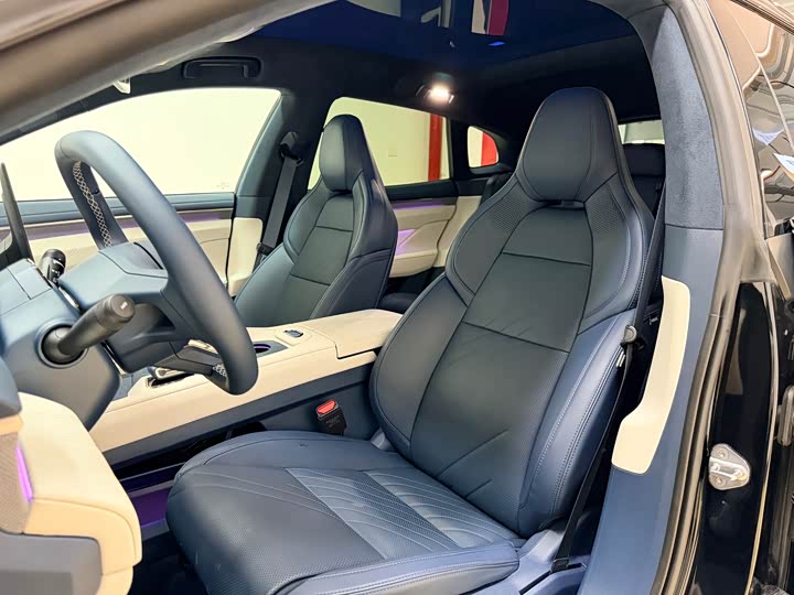 Фото 9 - Zeekr 001