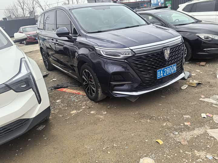 Фото 2 - Roewe iMax 8