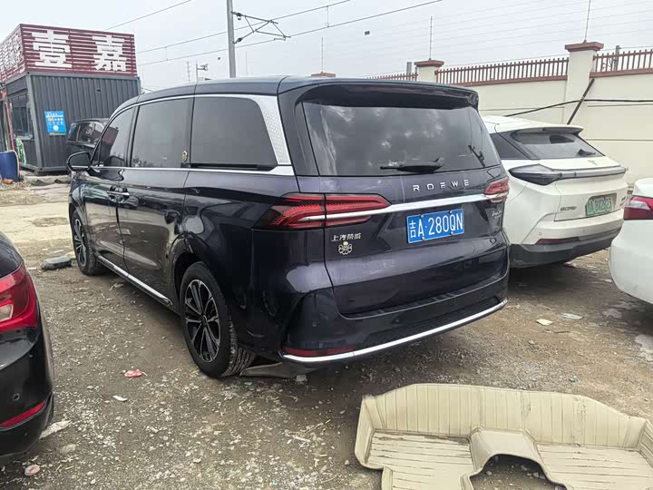 Фото 5 - Roewe iMax 8