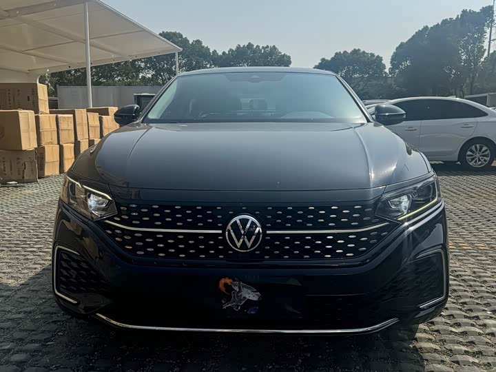 Фото 1 - Volkswagen Passat