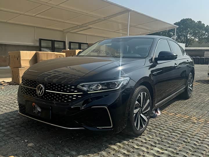 Фото 2 - Volkswagen Passat