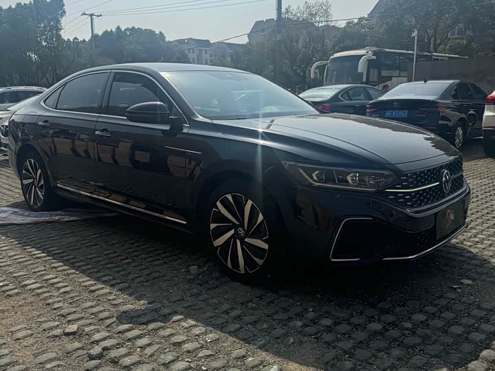 Фото 3 - Volkswagen Passat