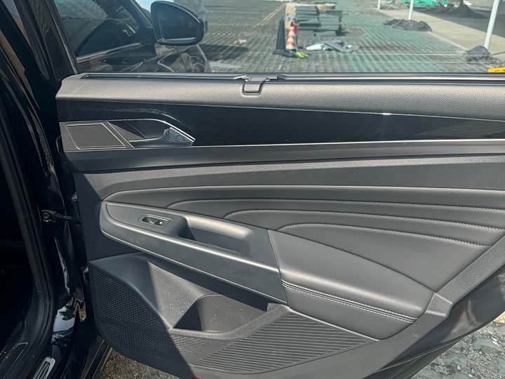 Фото 7 - Volkswagen Passat