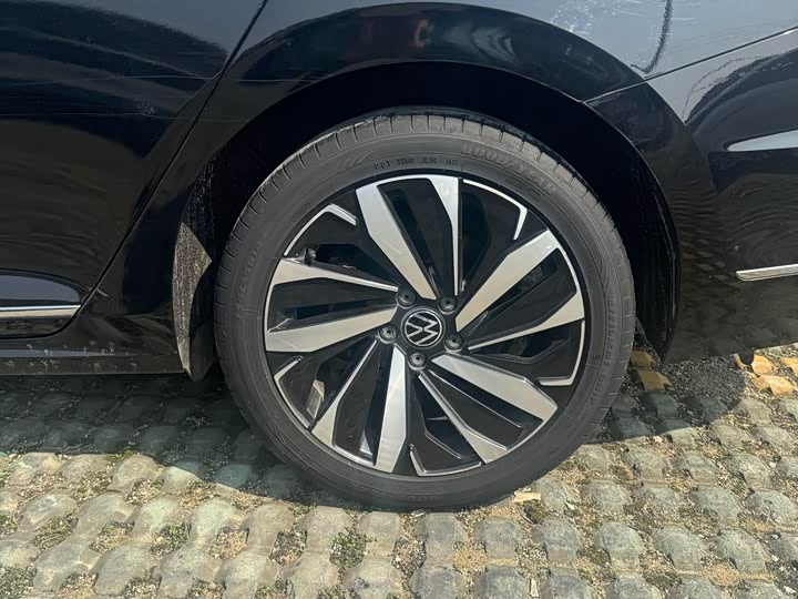 Фото 9 - Volkswagen Passat