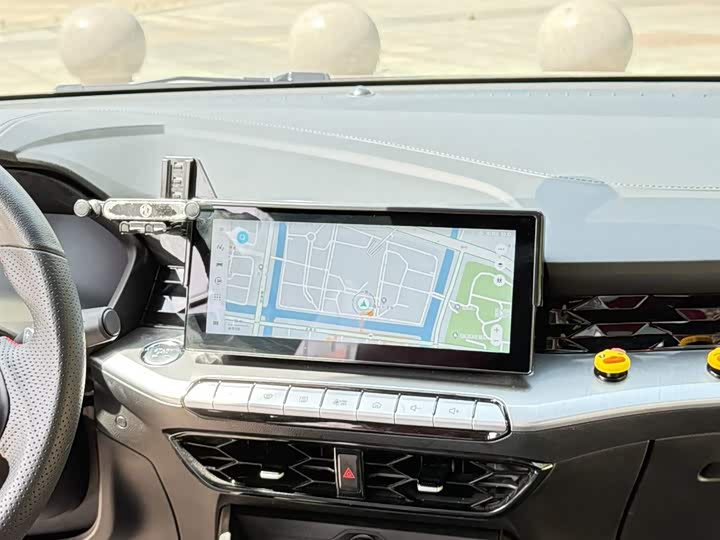 Фото 8 - MG Motor 5