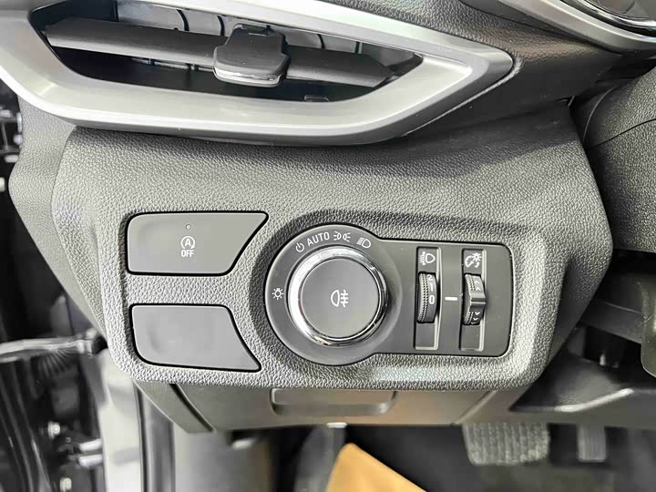 Фото 9 - Chevrolet Orlando