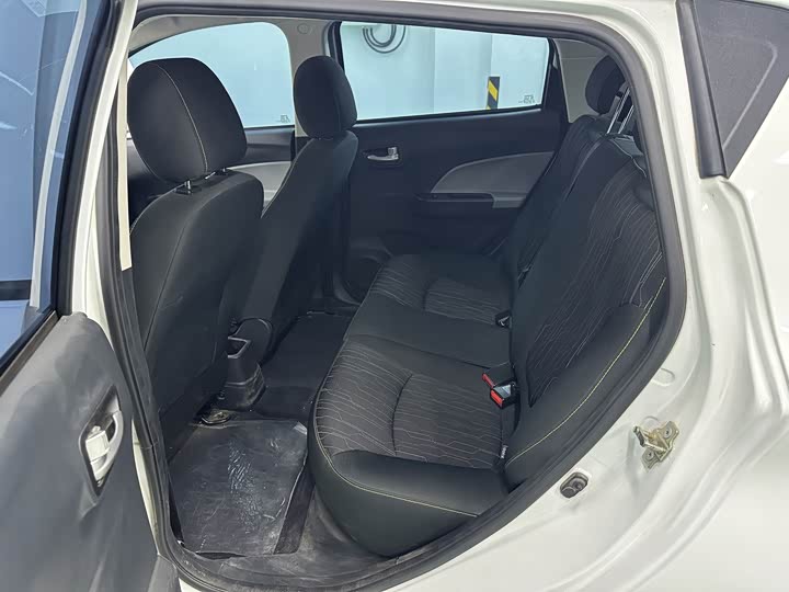 Фото 9 - Changan BenBen E-Star