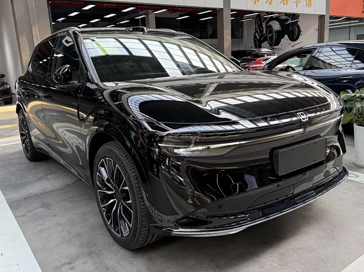 Фото 3 - Zeekr 7X