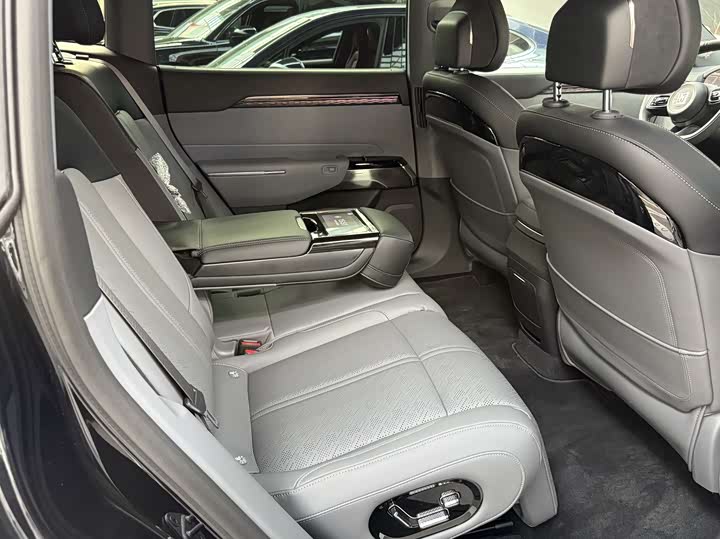 Фото 8 - Zeekr 7X