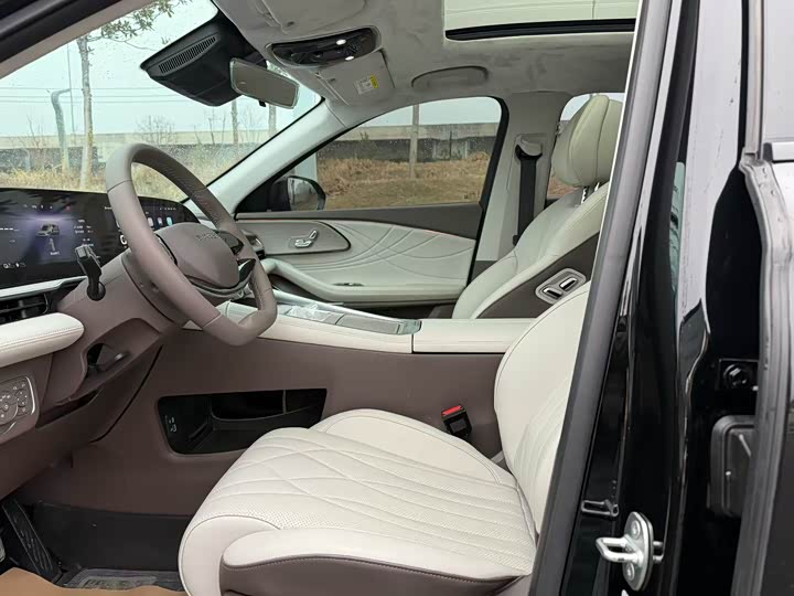 Фото 4 - Exeed RX C-DM Hybrid