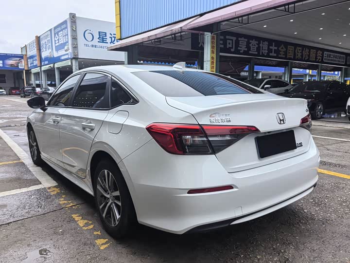 Фото 8 - Honda Civic