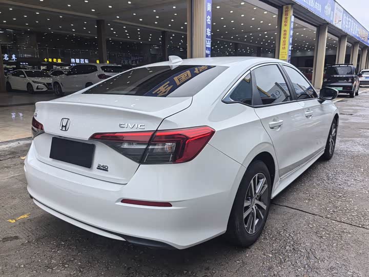 Фото 9 - Honda Civic