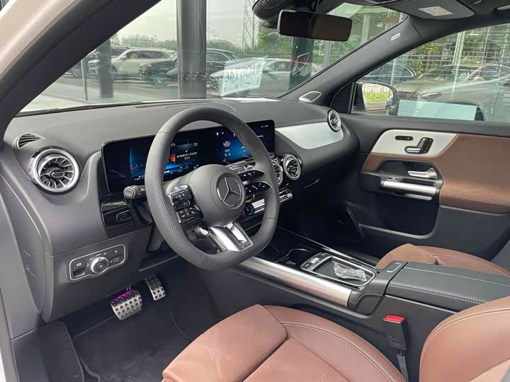 Photo 8 - Mercedes-Benz GLA-Class AMG