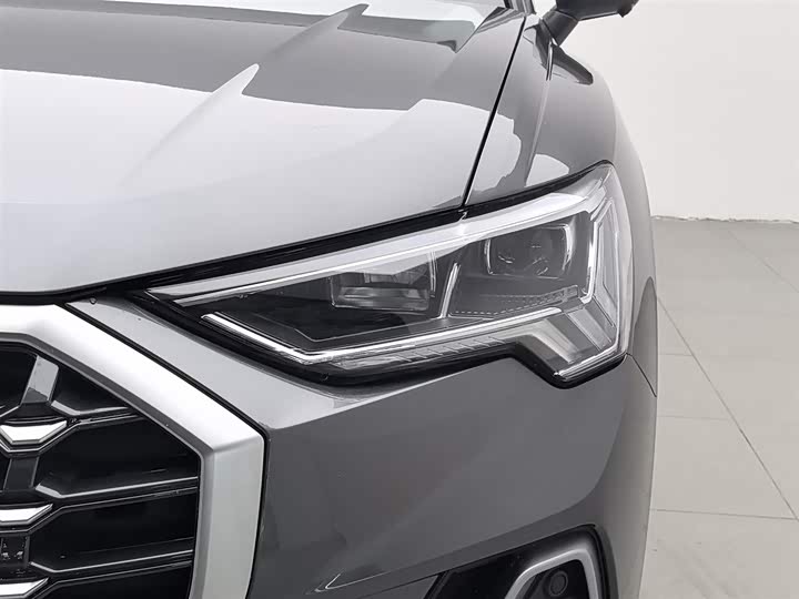 Фото 7 - Audi Q3