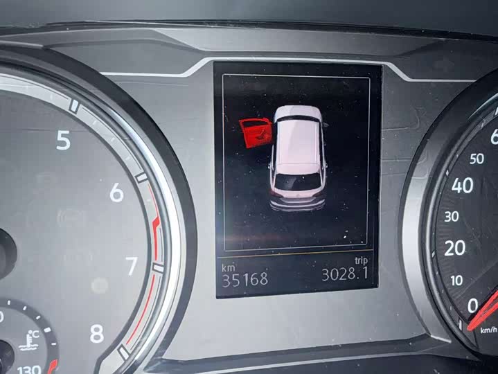 Фото 9 - Volkswagen Tayron