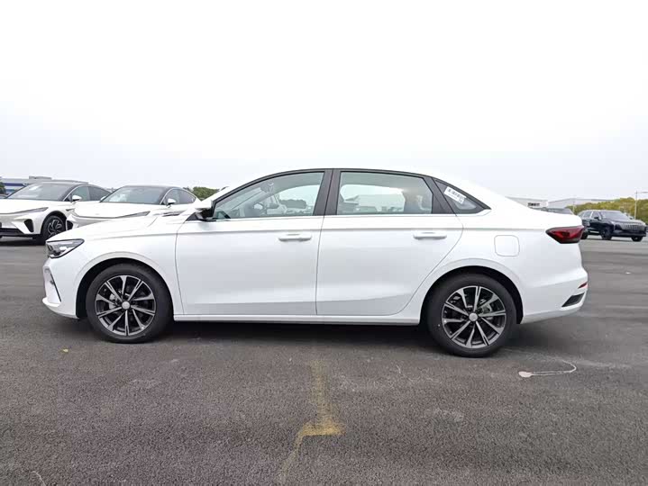 Фото 8 - Geely Emgrand