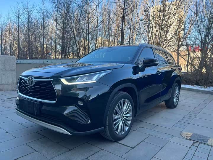 Фото 1 - Toyota Highlander