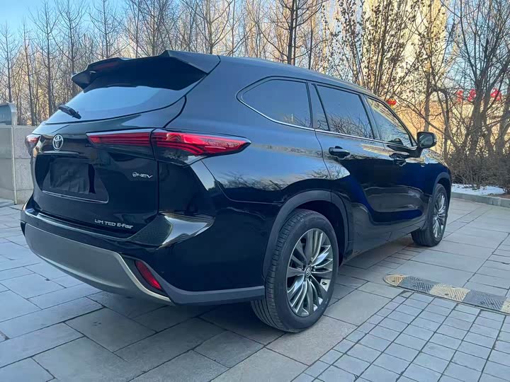 Фото 7 - Toyota Highlander