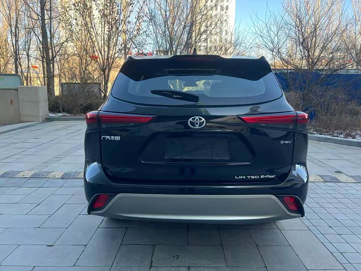 Фото 8 - Toyota Highlander