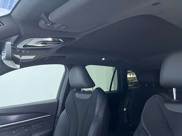 Фото 8 - Geely Monjaro