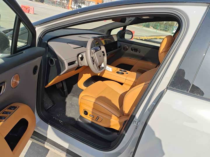 Фото 3 - LiXiang i8