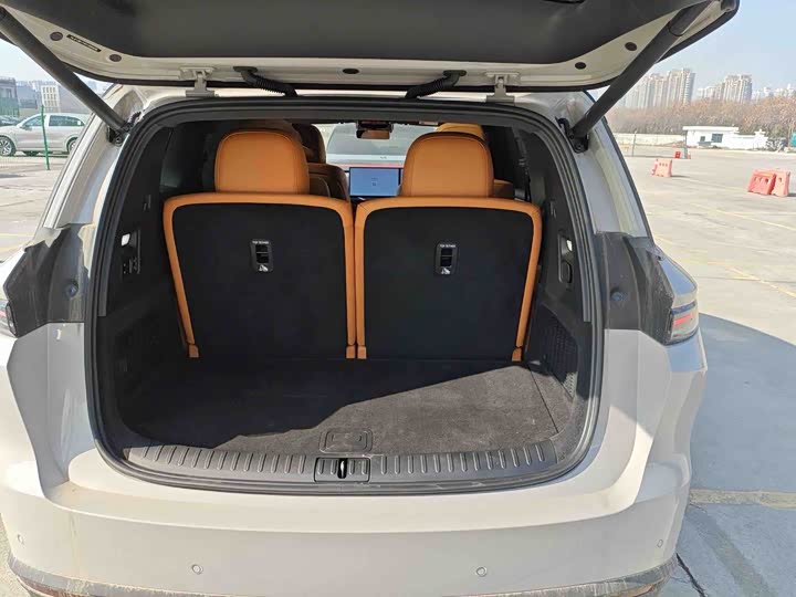 Фото 8 - LiXiang i8