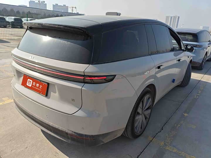 Фото 9 - LiXiang i8