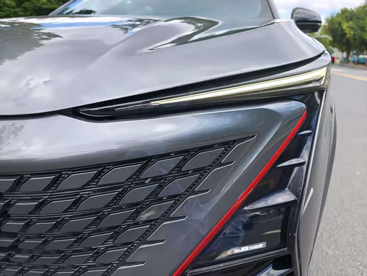 Photo 5 - Changan UNI-T