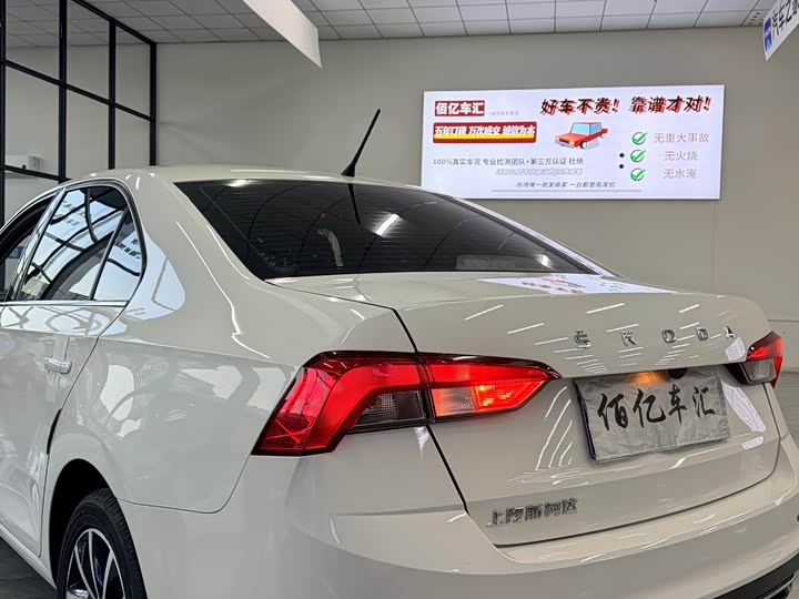 Фото 4 - Skoda Rapid