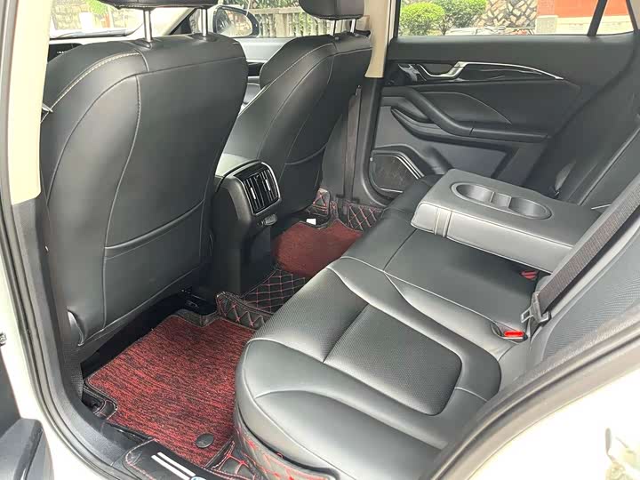 Фото 5 - Bestune B70