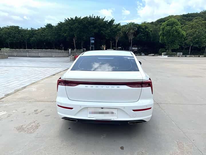 Фото 8 - Bestune B70