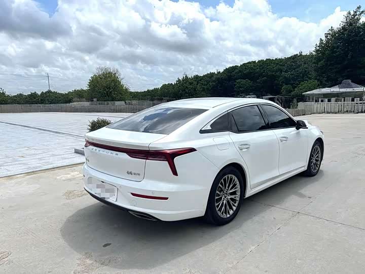 Фото 9 - Bestune B70