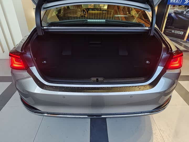 Фото 6 - Lexus ES